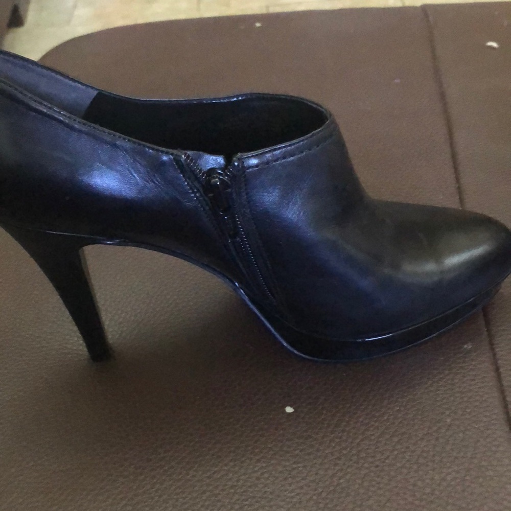 NWT Marc Fisher leather upper booties